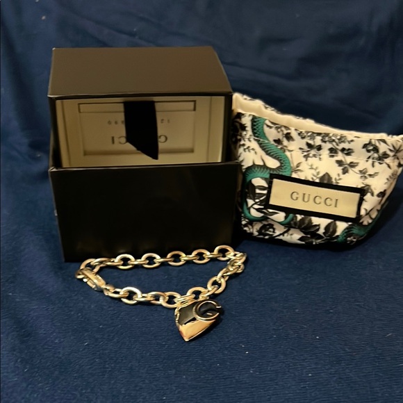 Gucci Silver Heart Charm Bracelet - Picture 1 of 1
